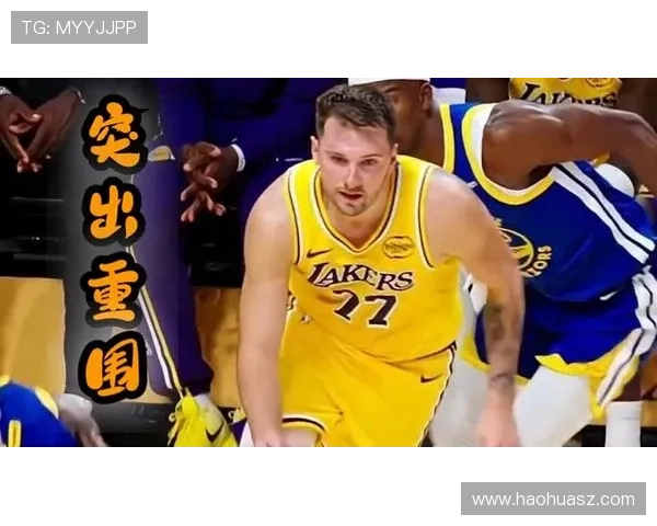 东契奇吸引包夹精准高抛传球 海耶斯轻松吃饼暴扣演精彩配合 东契奇吸引包夹精准高抛传球 海耶斯轻松吃饼暴扣演精彩配合