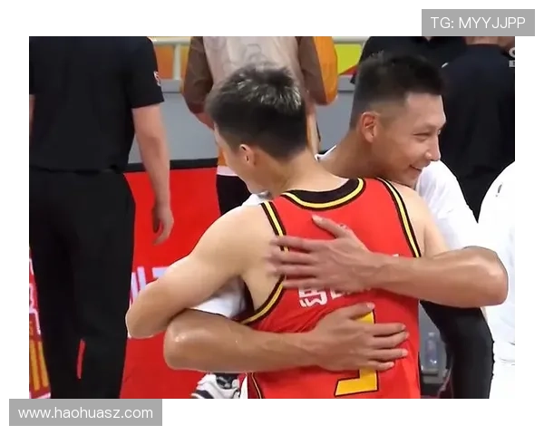 易建联近况曝光周鹏盛赞大哥风采依旧身材管理更胜当年运动员时期