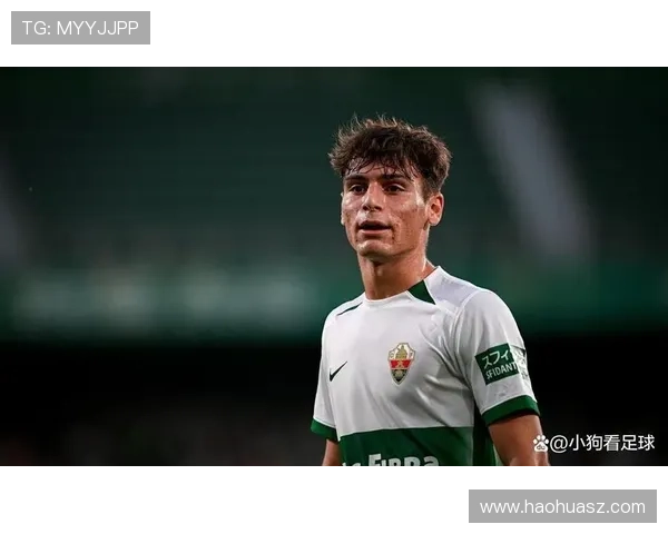 水晶宫追逐19岁荷兰新星斯米特面临曼联皇马强劲竞争