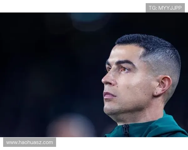 C罗社交媒体分享新造型清爽寸头引发粉丝热议