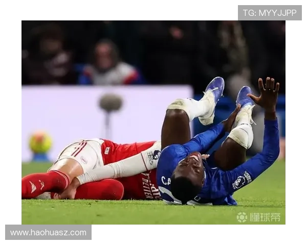 内维尔赞凯塞多为英超最佳中场卡拉格力挺赖斯更具全能与控球优势 内维尔赞凯塞多为英超最佳中场卡拉格力挺赖斯更具全能与控球优势